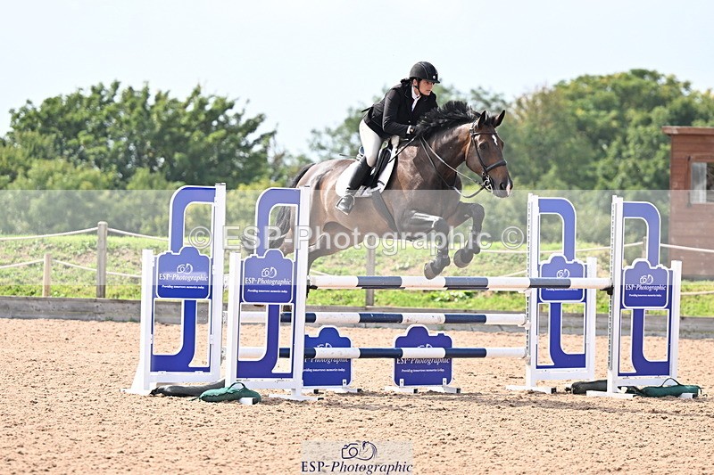 240828A-144323-00985 - Cls 4 Snr Newcomers and 1.10m Open