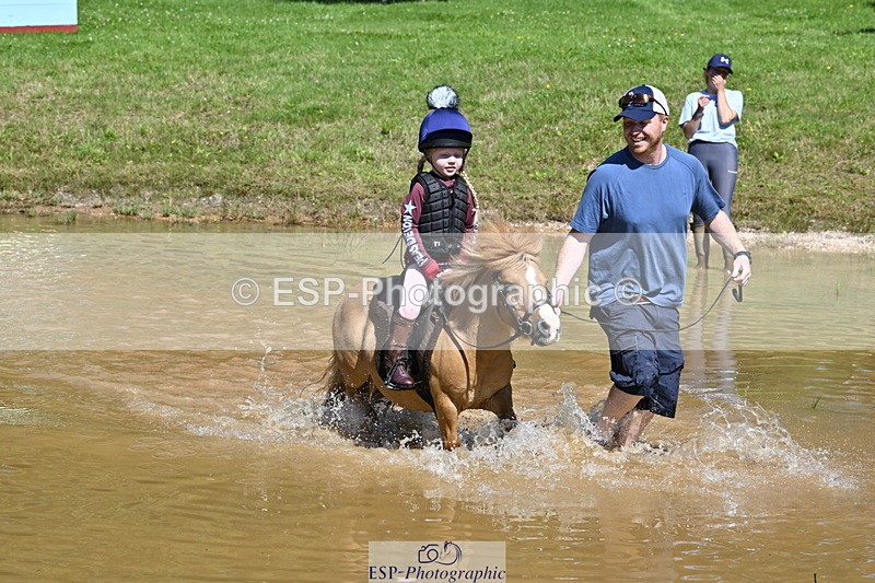 240728B-111504-01276 - Gemma's Group XC