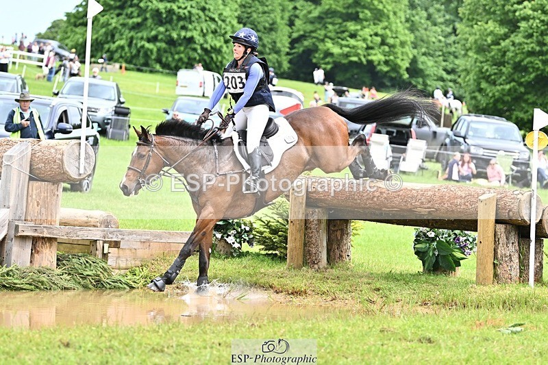 240525-144343-16040 - 203-OAKPORT_WEST_COAST_EXPRESS-Emma_Wilkes