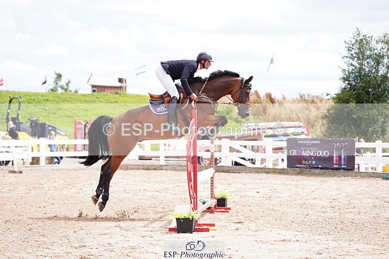 240721A-143712-18694 - Cls 32, YH 6 Yr Olds 1.30m