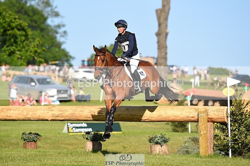 230527-181828-13792 - 177-ARGENTINO_BK-Dani_Evans-XC