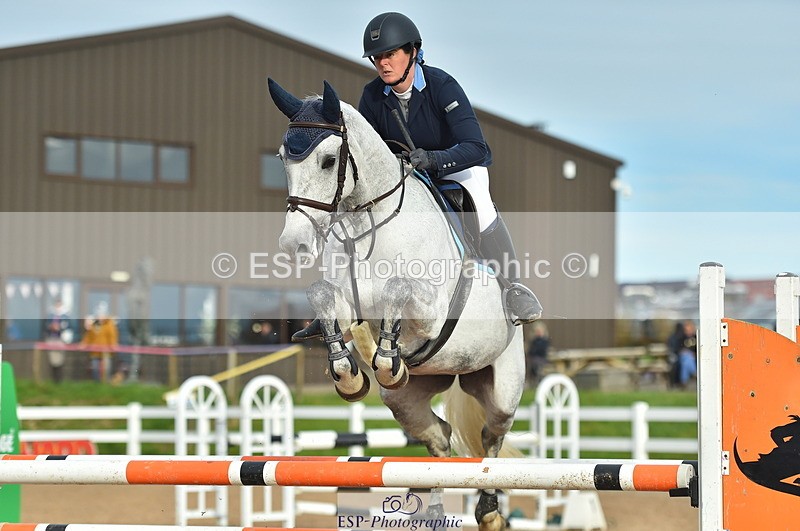 231111A-131658-02093 - Cls 12 Newcomers & 1.10m Open