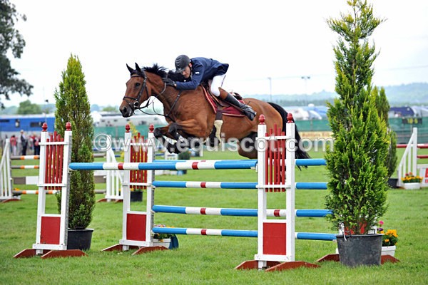 EQUISCOT 9275 - A WEE PEEK AT RHS 2013