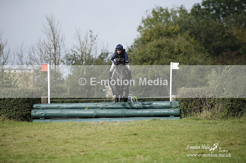  WWHT 171021 2898 - Intermediate (0.90m)  17/10/21