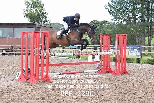 BPP_2280 - CLASS 4  FRI Senior Newcomers/ 1.10m Open