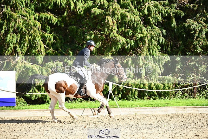 251004A-152824-01833 - Classes 8 & 9 70cm