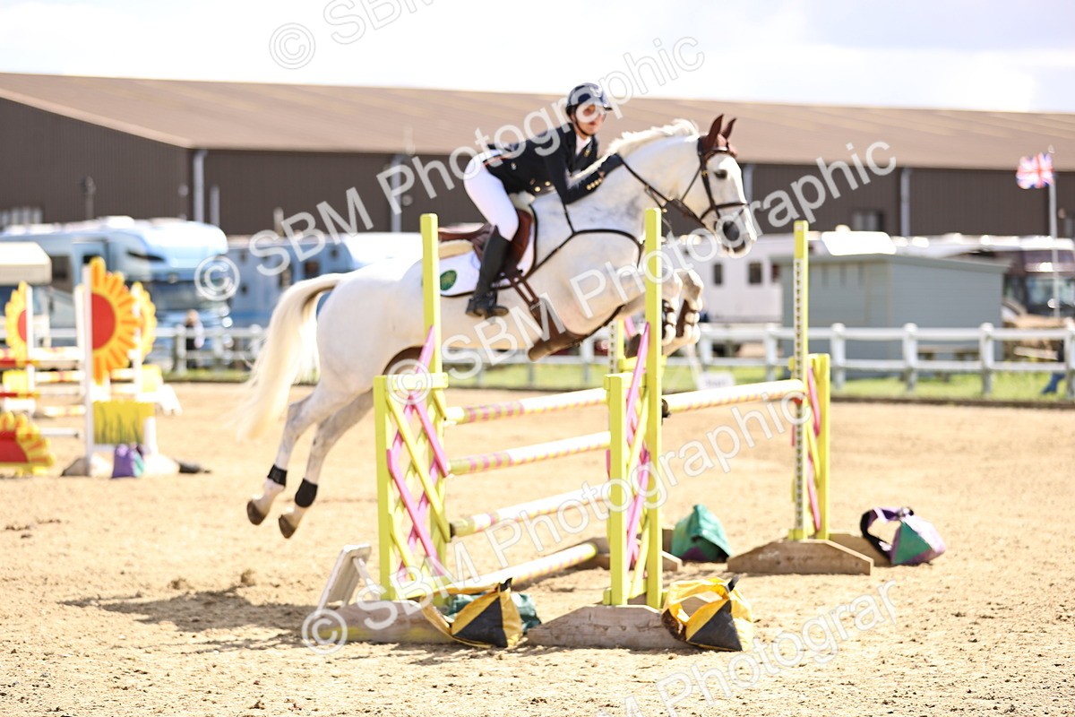 SBM_004275 - Class 17 - Senior Newcomers - 1.10m