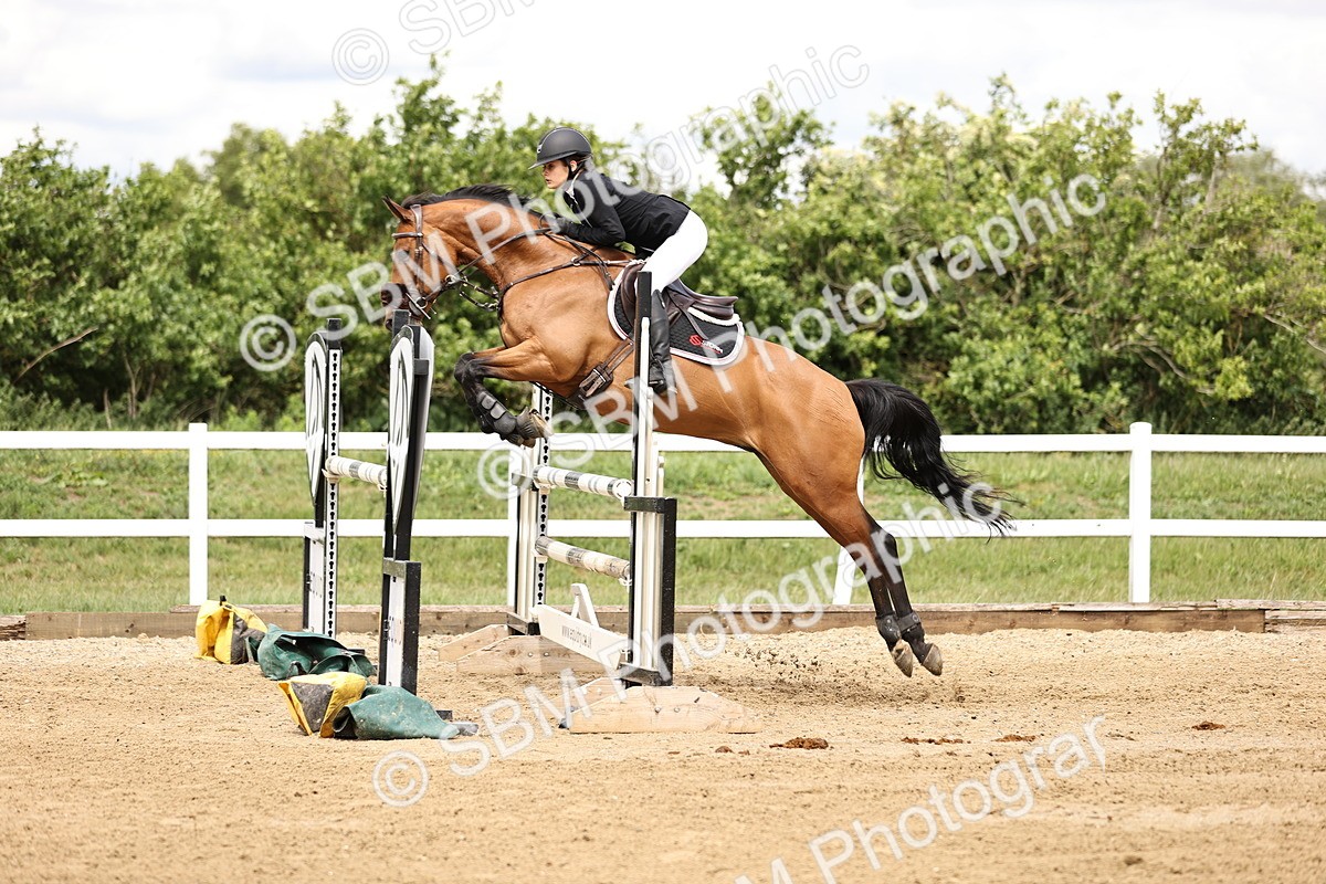 SBM_003227 - Class 11 - Senior Newcomers - 1.10m