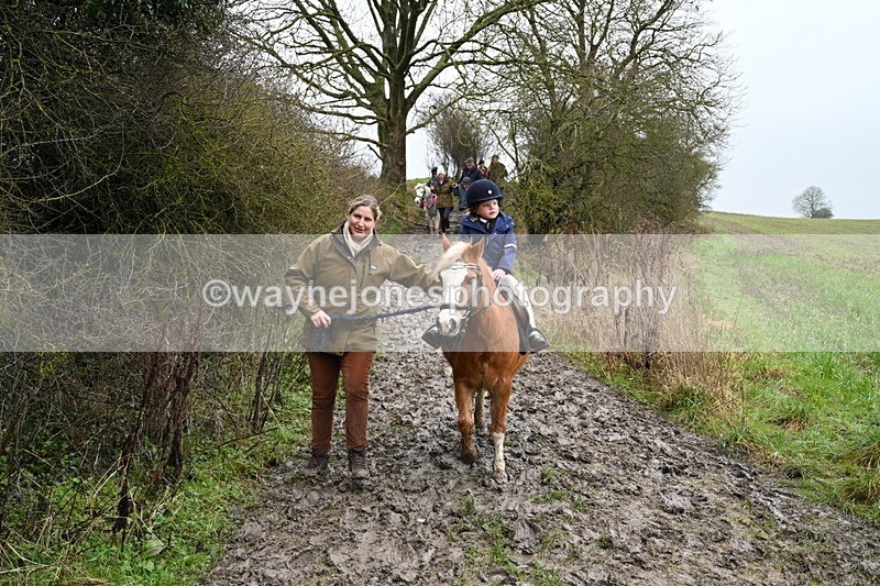 WJ7_9571 - Walk out..