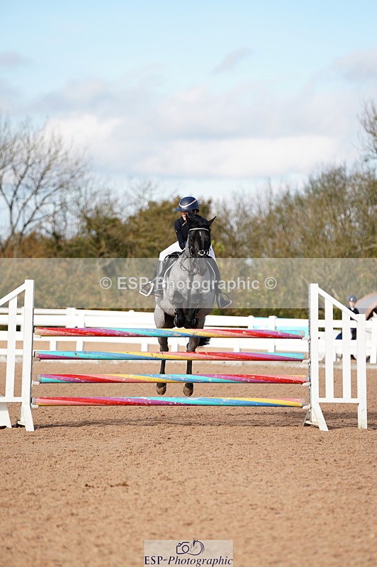 241027A-123920-02718 - SUN Cls 7 Pony Foxhunter and 1.10m Open
