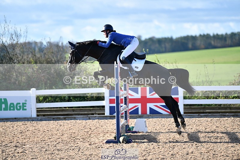 231110A-135022-00681 - Cls 5 Newcomers & 1.10m Open