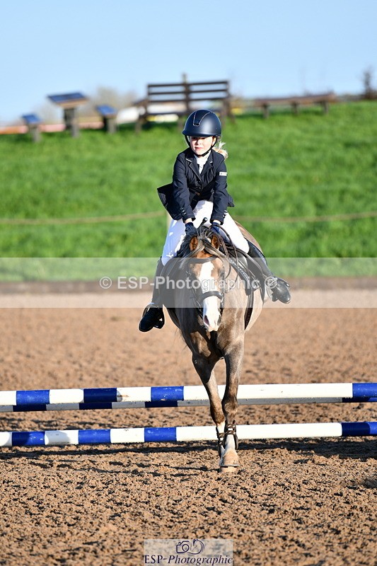 241026A-090542-00365 - SAT Cls 19 Clear Round 50cm