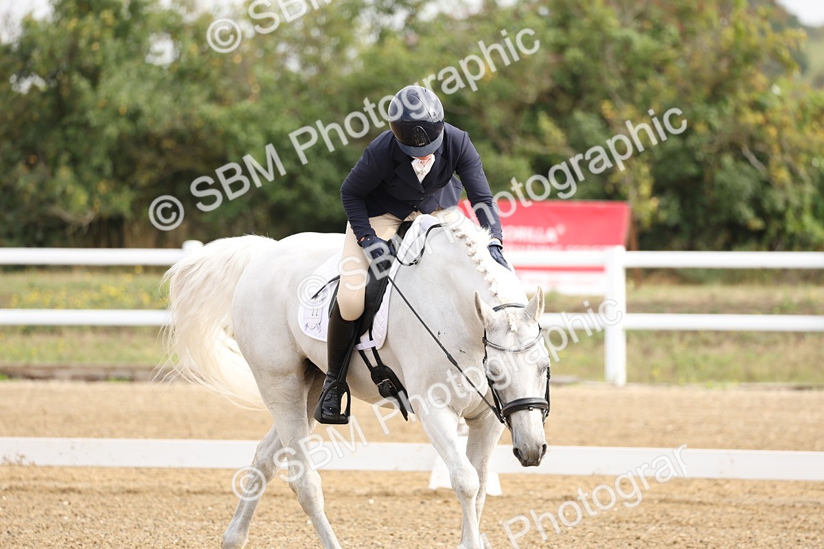 SBM_005396 - Class 6 - Novice 6 - 9.30-10.12