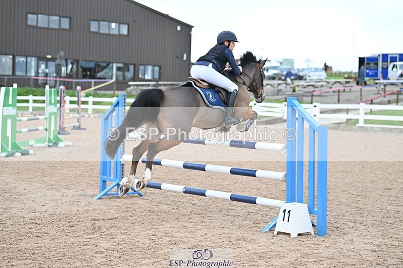 231119A-115824-05556 - Sun Cls 5 Newcomers & 1m Open