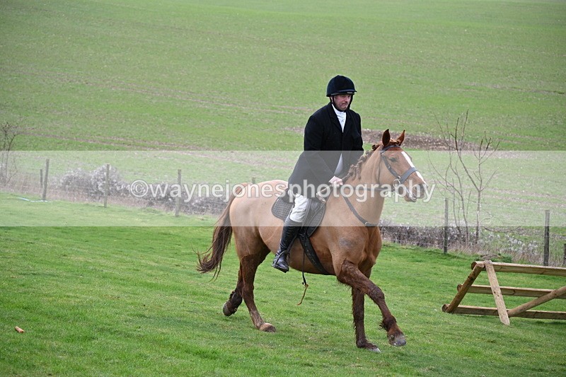 WJ6_9029 - Line Three