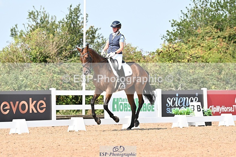 250816-131613-04633 - 092-Nikki.HandHigher.Ground