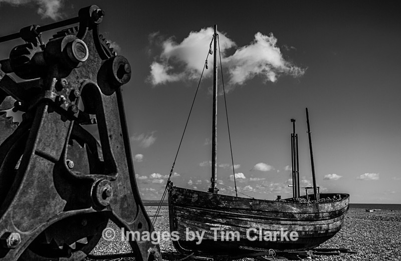   Old Winch and Fishing Boat Dungeness 1 4508 - Seascapes