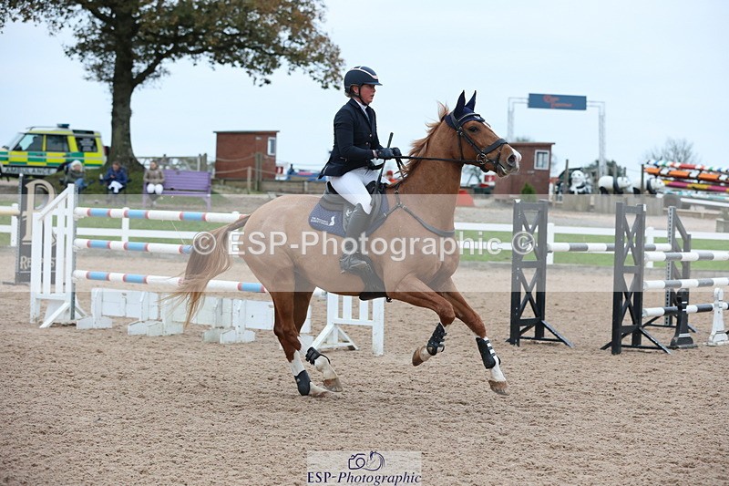 241101A-155811-03157 - FRI Cls 8 National 1.30m