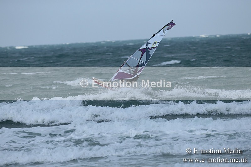 WS 020413-181 - Windsurfing