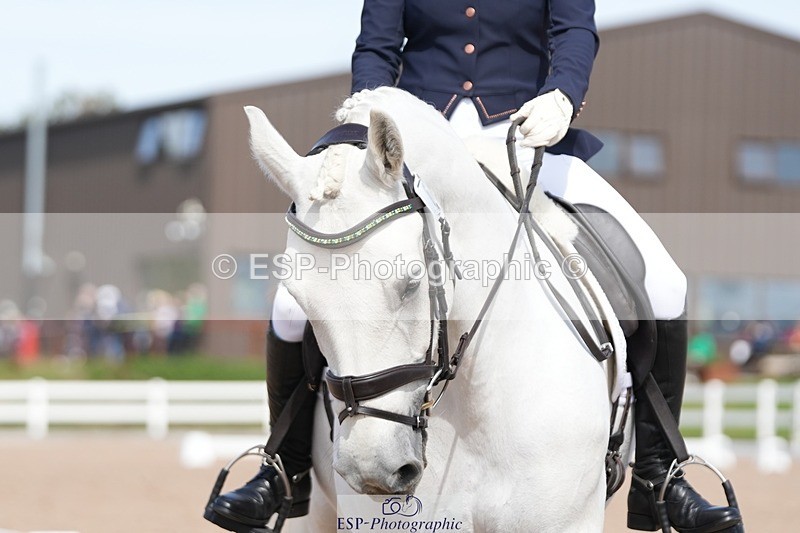 250906-135439-03792 - 067-Laura.PercyConobola.Cascade