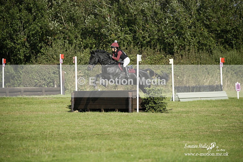  WWHT 171021 3301 - Intermediate (0.90m)  17/10/21