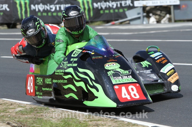 Deborah Barron / Karl Schofield Kawasaki Ireson / Team Oscar Racing - Sure Sidecar Race 1