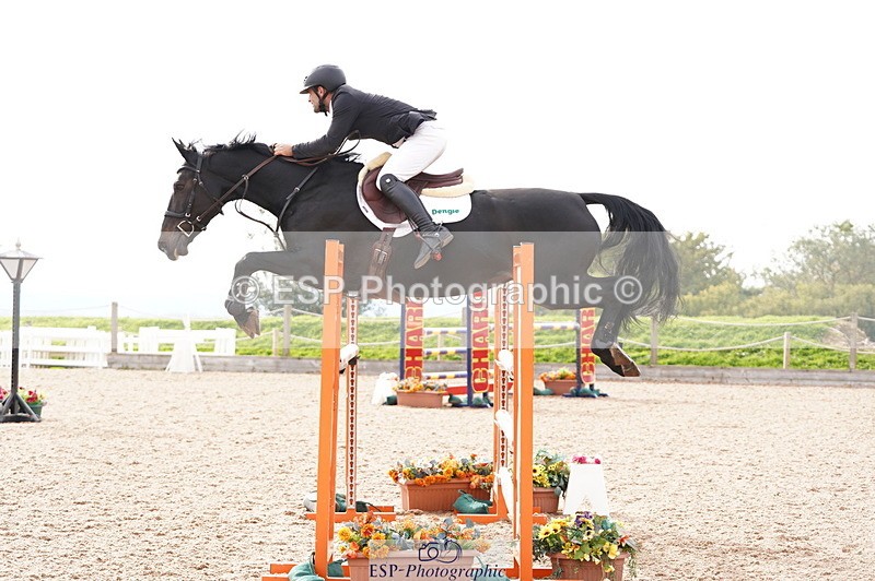 241004A-151346-00916 - Fri 04 Snr Fox & 1.20m Open