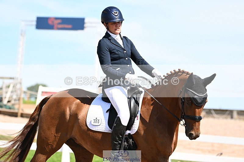 240816A-142641-05595 - 300-Andrea.Kennedy-Ricardo.Red