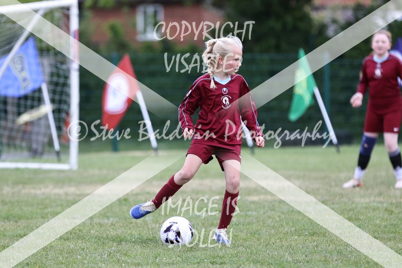 1DX31651 - Covingham Park V Tadpole Farm