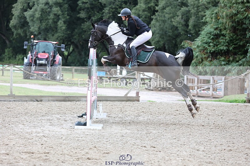 250831A-135300-10366 - Cls 42 Snr 1m Grand Prix