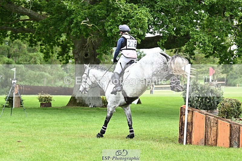 240525-155146-17353 - 226-CLONSHIRE_ON_TREND-Heidi_Coy