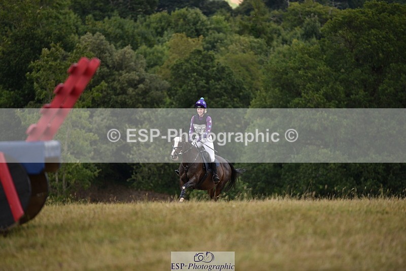 250802A-152704-07009 - F-272-Gemma.Wells-COMBE.BREEZE