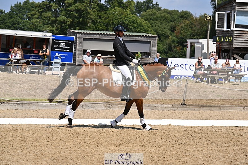 250810A-132653-06651 - Medium SILVER Presentations