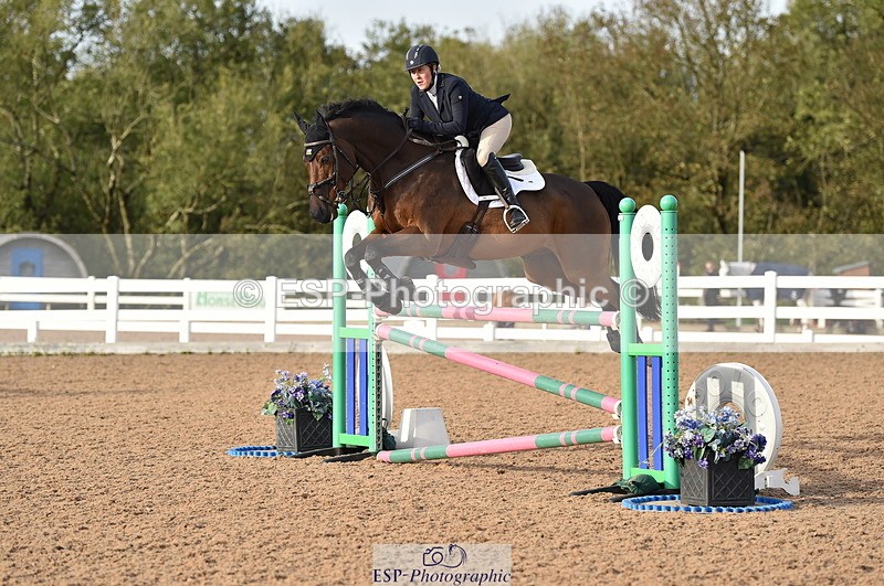 231015A-161940-09299 - Cls 27 1.10m Amateur Q 2nd R