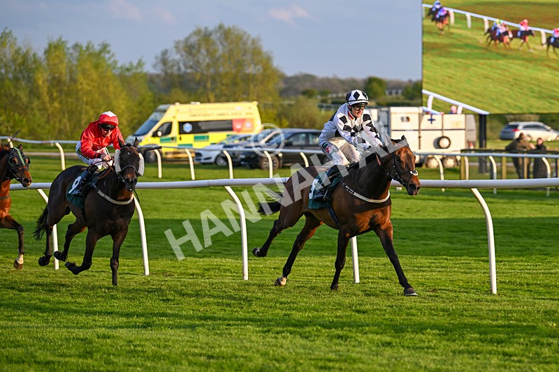 300424-Race 5-Bowman-2927 - Race 5