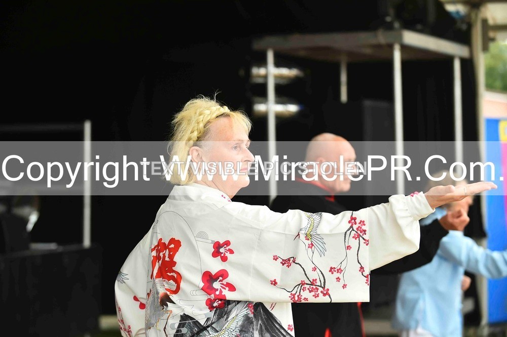 SH4_1453 - Tai Chi with Lisa Kay.