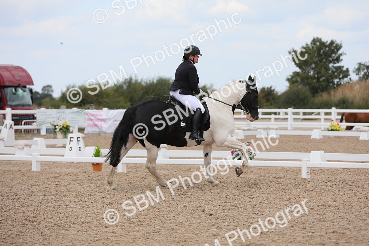 SBM_05590 - Class 32 Novice 1