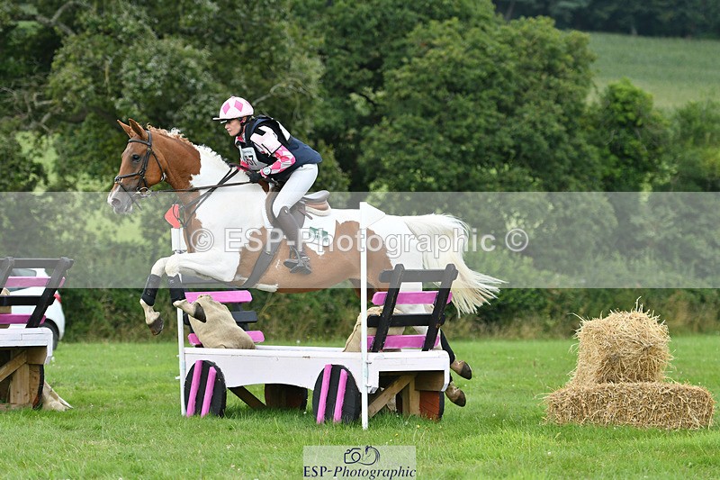 240804-152810-17650 - 657-Althea_Bleekman-SHOVERN_ON_ICE