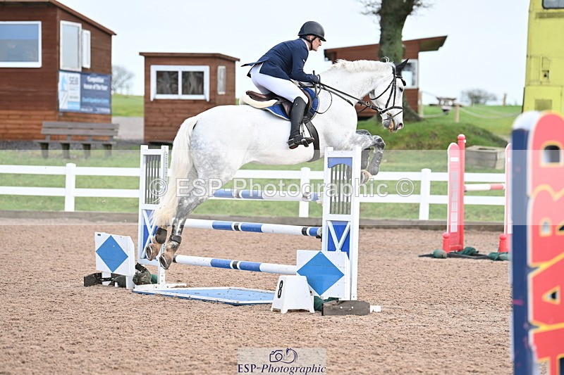 231209A-120910-01717 - Cls 12 Newcomers & 1.10m Open