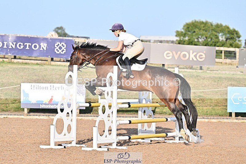 250812-185944-00517 - 1m and 1.10m