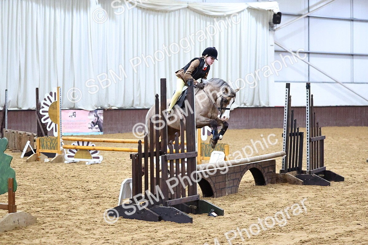 SBM_003058 - Class 35 - 60cm Training Stakes