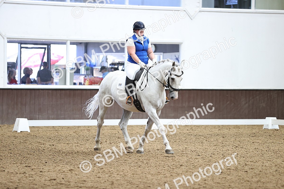 SBM_001909 - Novice 4 - 11.15-13.22