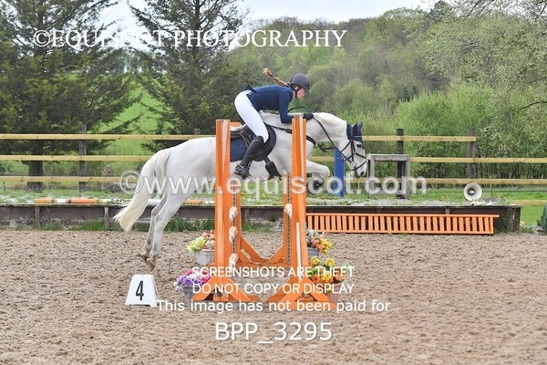 BPP_3295 - CLASS 14 SUN Senior BritiNovice/ 90cm Open