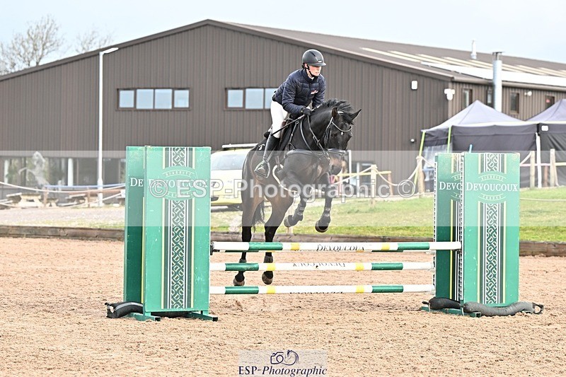 250416-092156-00037 - Cls 1 British Novice and 90cm