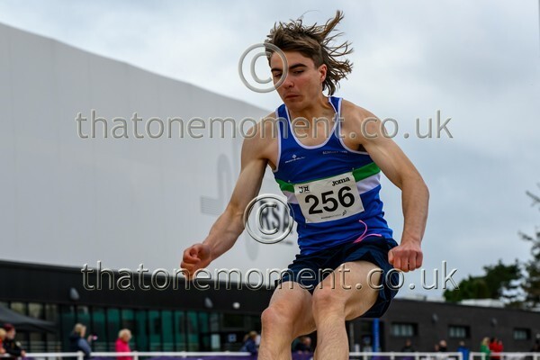 ComMast25-919364 - Track Male Set One