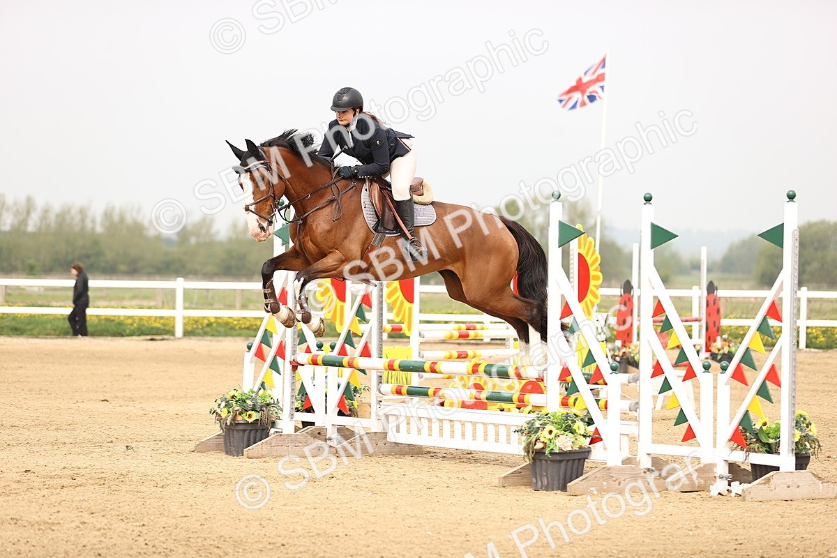  - Class 15 - Senior British novice - 90cm