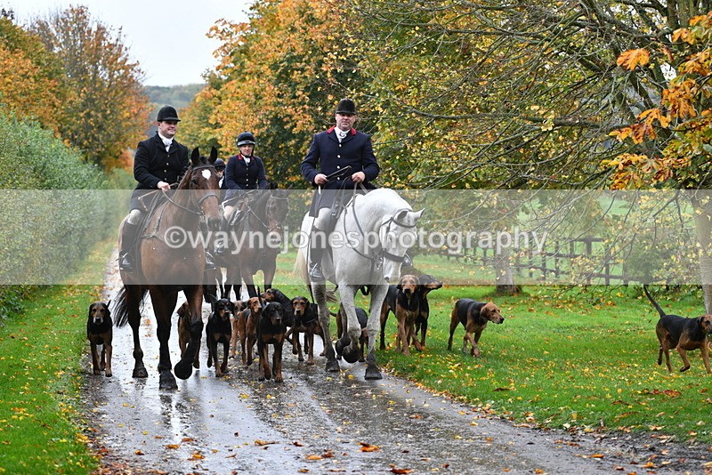 WJ5_6107 - B&B walk back for Hunt Tea !