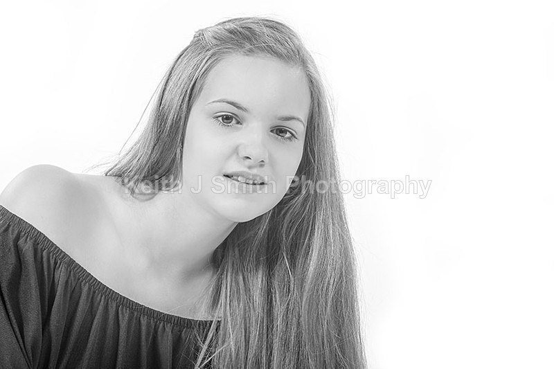 1SKJ8818B-W - Portraiture