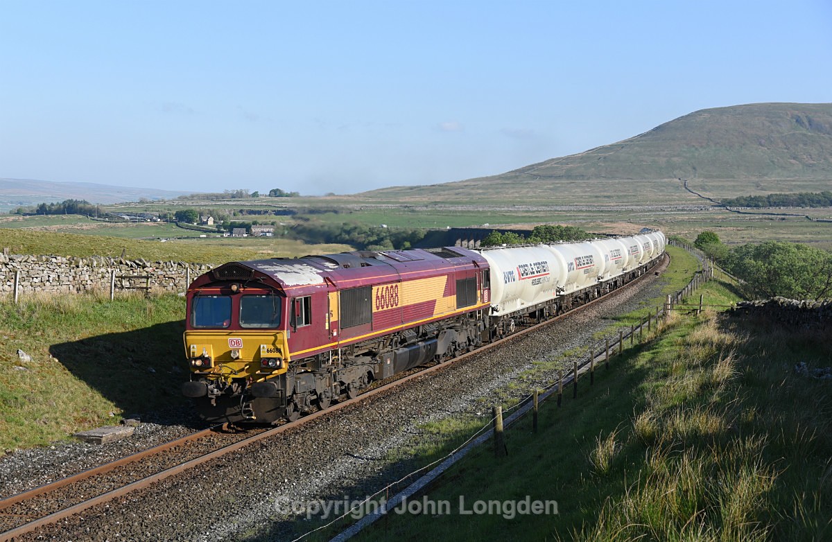 JL - 23.5.18 66088 6S00 Clitheroe - Mossend, Ribblehead - Ribblehead Viaduct