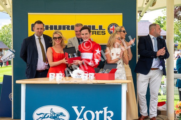 310525-Race 5-Frankies Dream-7965 - Race 5 3.50pm Reg Bond Always And Forever Handicap